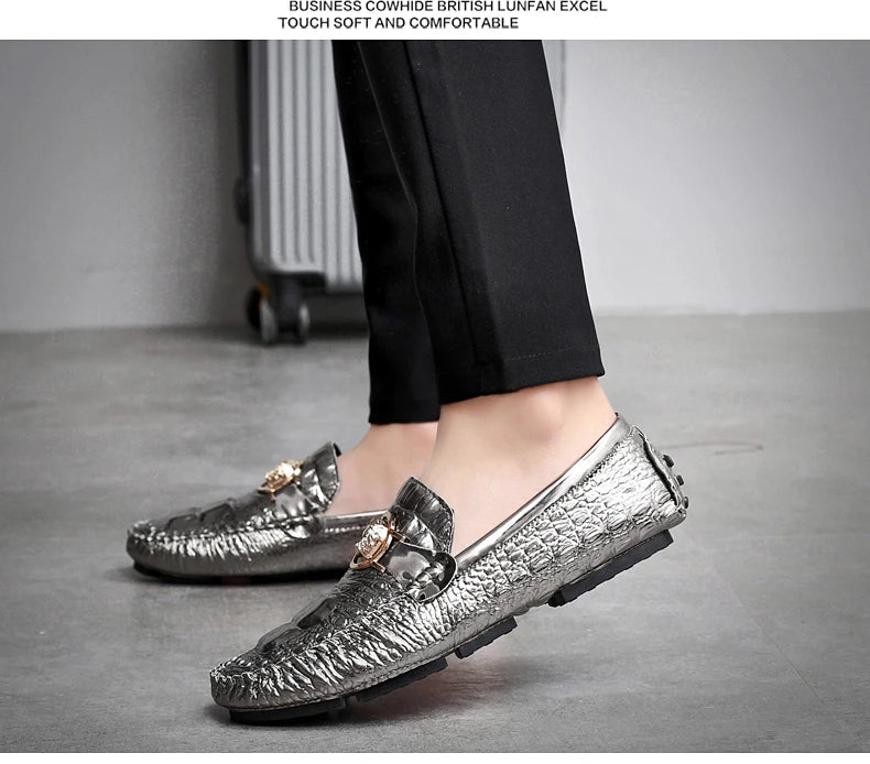 Slip-On Men's Shoes Crocodile Pattern 2025 Spring and Summer Fashion British Trendy Bright Leather Shiny Lazy Casual Beanie Shoes Handmade