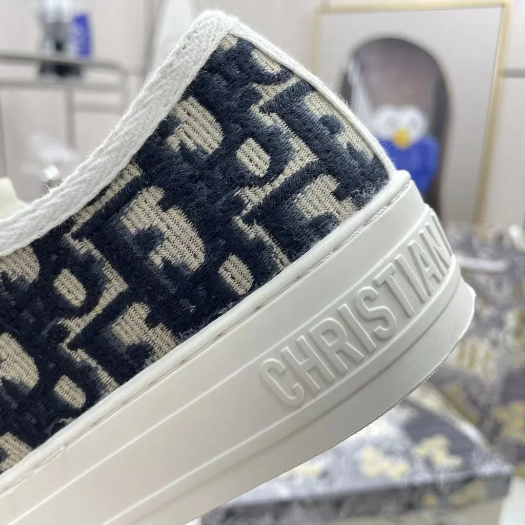 Breathable Embroidered Letter Canvas Shoes Women's Flat Bottom Versatile Heightening Lace-Up Casual Shoes Spring Autumn