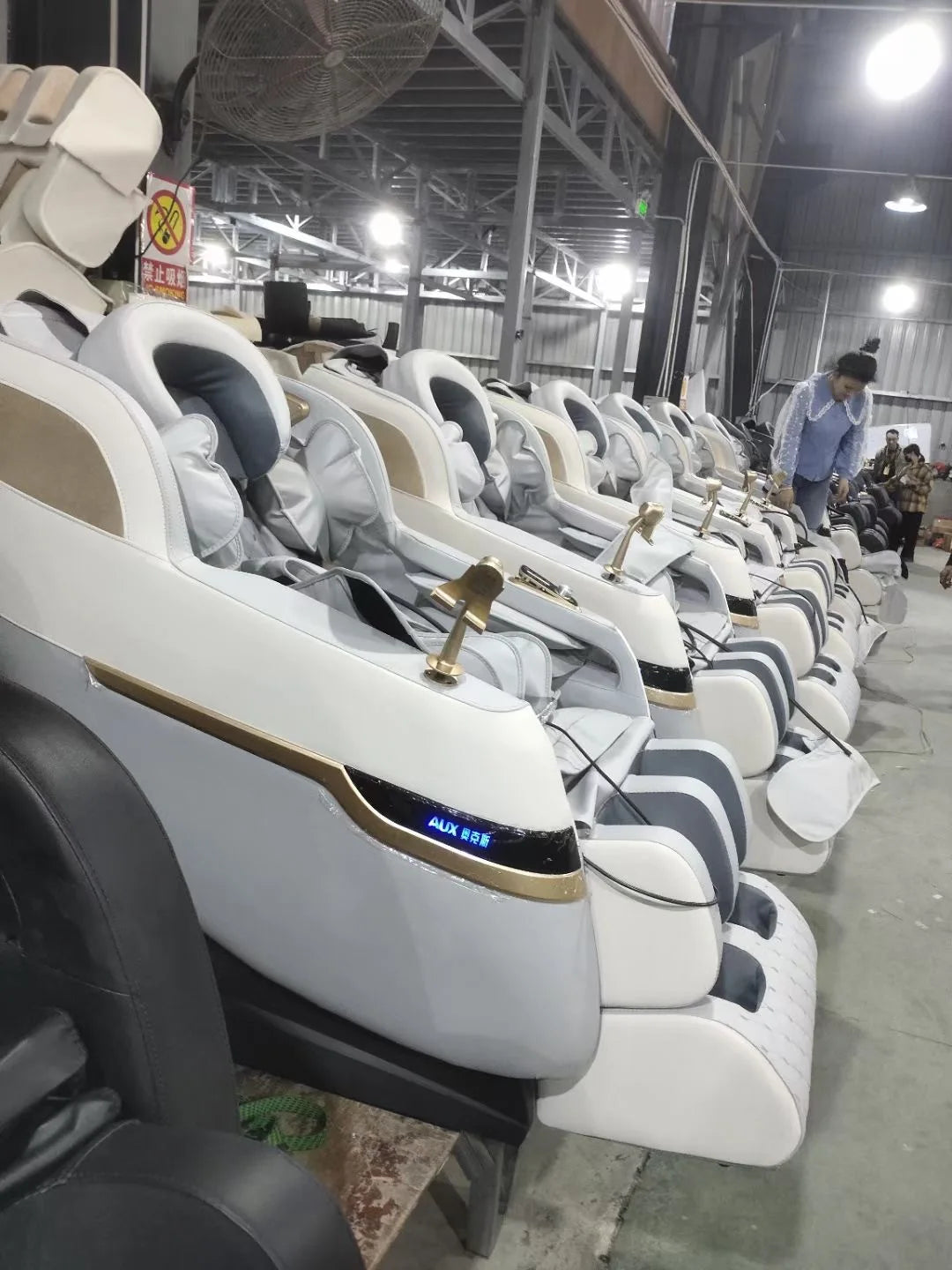 Smart massage chair, home small fully automatic multi-functional space capsule zero gravity sofa massager 2026