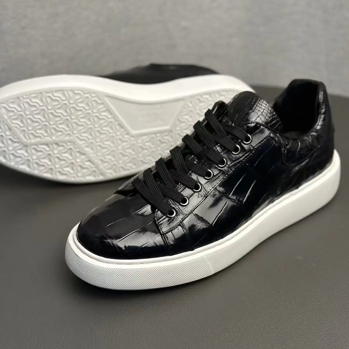 2025 new arrival Fashion Crocodile Skin causal shoes men,male Genuine leather Sneakers pdd586