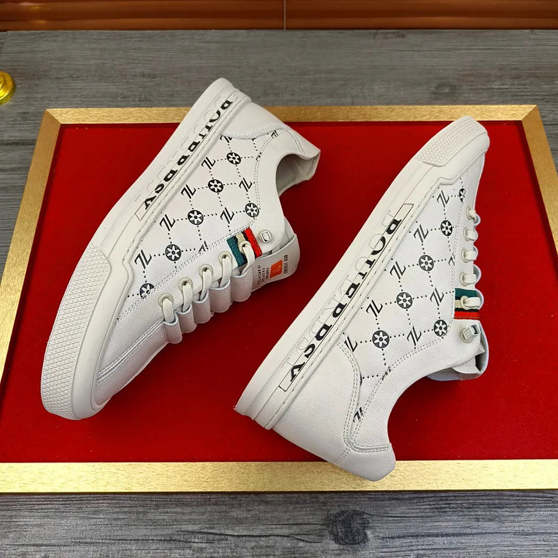 European New Shoes for Men Genuine Leather Casual Shoes Trend Print Flats Skateboard Shoes Youth Street Sneakers