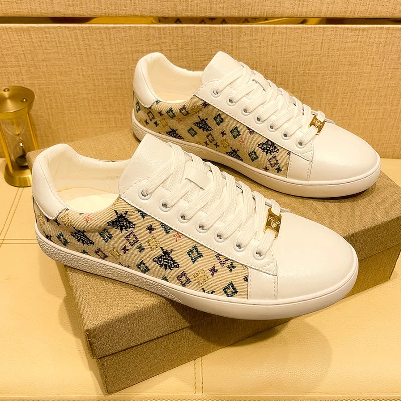 Casual Classic Men's Shoes 2025 New Light Luxury Fashion Trend Letter Printed Versatile Casual Small Black Shoes