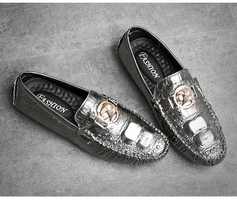 Slip-On Men's Shoes Crocodile Pattern 2025 Spring and Summer Fashion British Trendy Bright Leather Shiny Lazy Casual Beanie Shoes Handmade