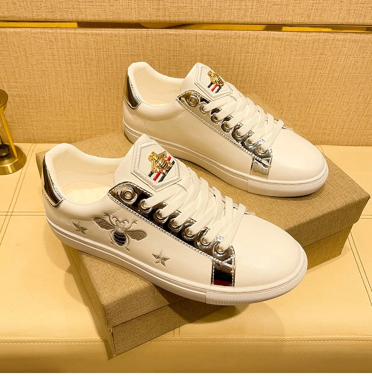 High-quality Men's Casual Shoes with Exquisite Embroidery, Anti-slip and Wear-resistant, Street Fashion Handcrafted Leathershoes