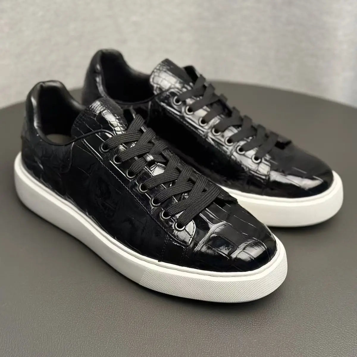 2025 new arrival Fashion Crocodile Skin causal shoes men,male Genuine leather Sneakers pdd586