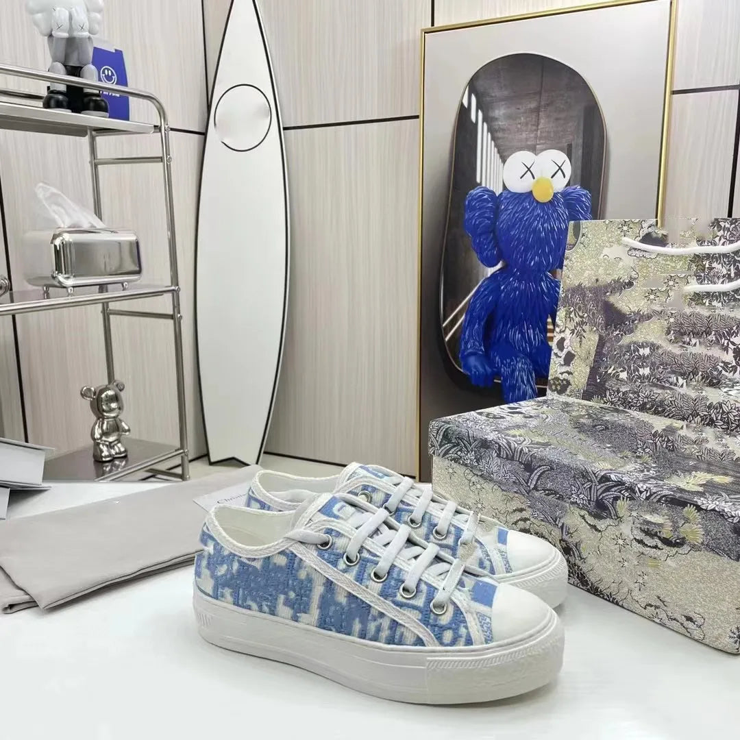 Breathable Embroidered Letter Canvas Shoes Women's Flat Bottom Versatile Heightening Lace-Up Casual Shoes Spring Autumn