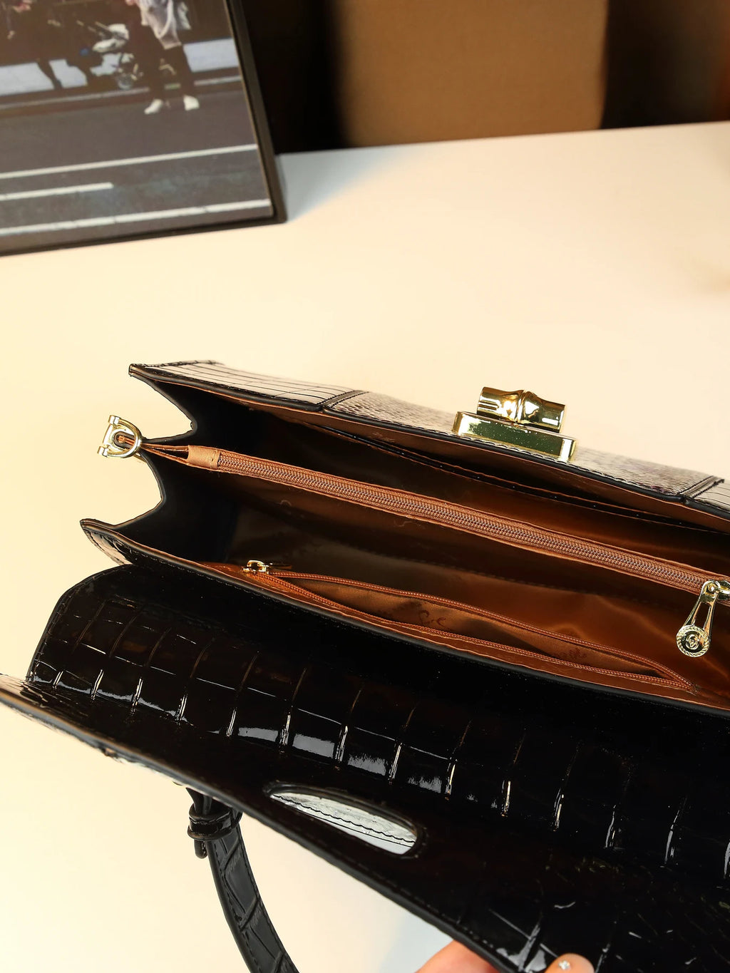 European and American fashion new snake pattern gradual change color matching light luxury high sense portable women's bag