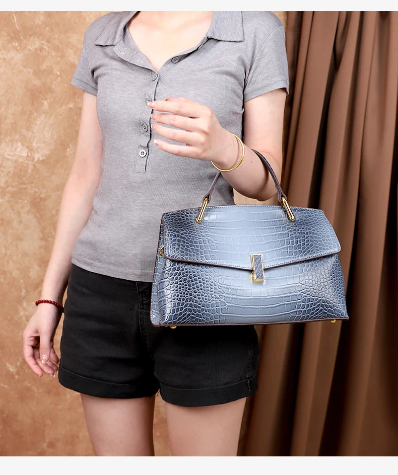 2025 New Crocodile Pattern Large Capacity Handbag Vintage Ladies Single Shoulder Slant Cross Bag Stylish Simple Women's Purse