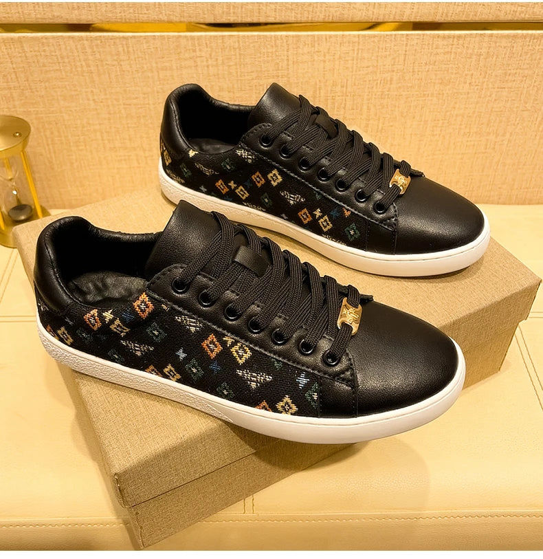 Casual Classic Men's Shoes 2025 New Light Luxury Fashion Trend Letter Printed Versatile Casual Small Black Shoes