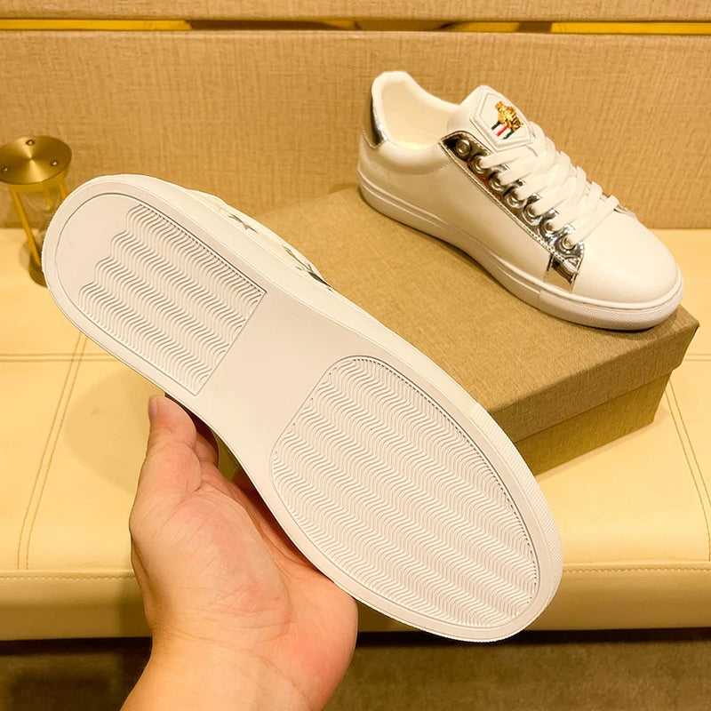 High-quality Men's Casual Shoes with Exquisite Embroidery, Anti-slip and Wear-resistant, Street Fashion Handcrafted Leathershoes