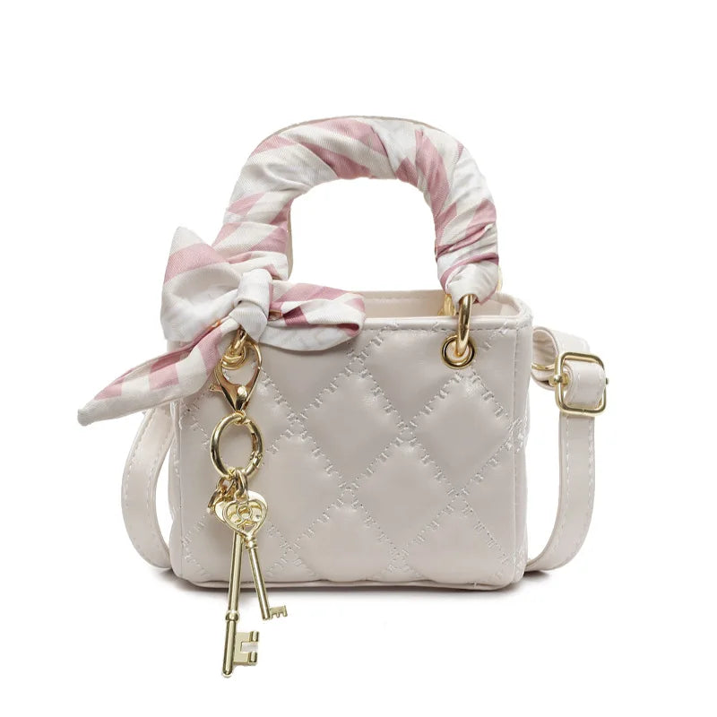 Street Trend Commuter Women's Shoulder Bag Retro Diamond Grid Design Small Tote Casual Handbag Soft PU Material Zipper Closure