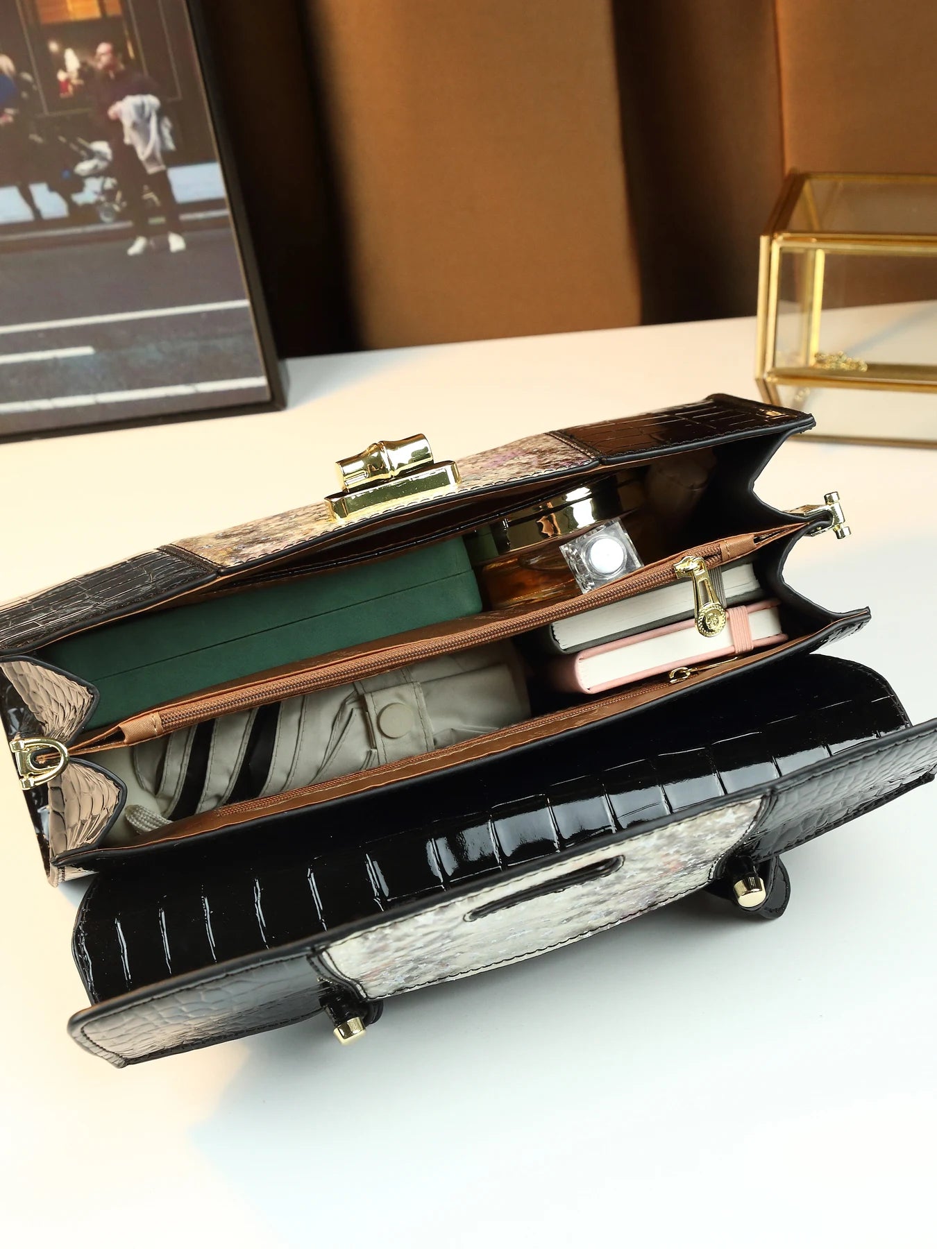 European and American fashion new snake pattern gradual change color matching light luxury high sense portable women's bag