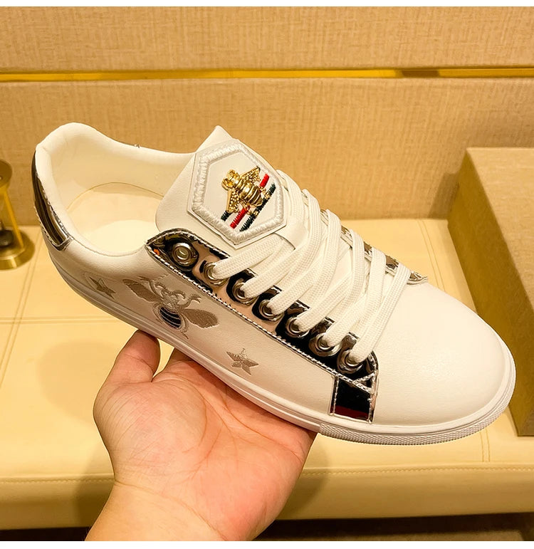 High-quality Men's Casual Shoes with Exquisite Embroidery, Anti-slip and Wear-resistant, Street Fashion Handcrafted Leathershoes
