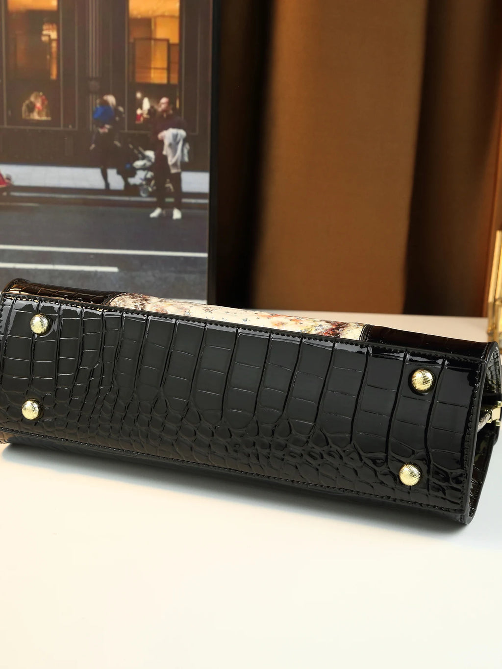 European and American fashion new snake pattern gradual change color matching light luxury high sense portable women's bag