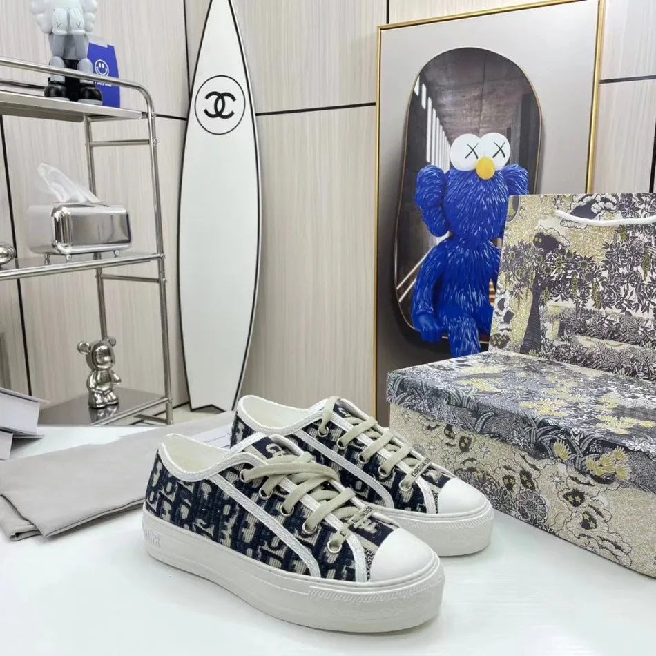 Breathable Embroidered Letter Canvas Shoes Women's Flat Bottom Versatile Heightening Lace-Up Casual Shoes Spring Autumn