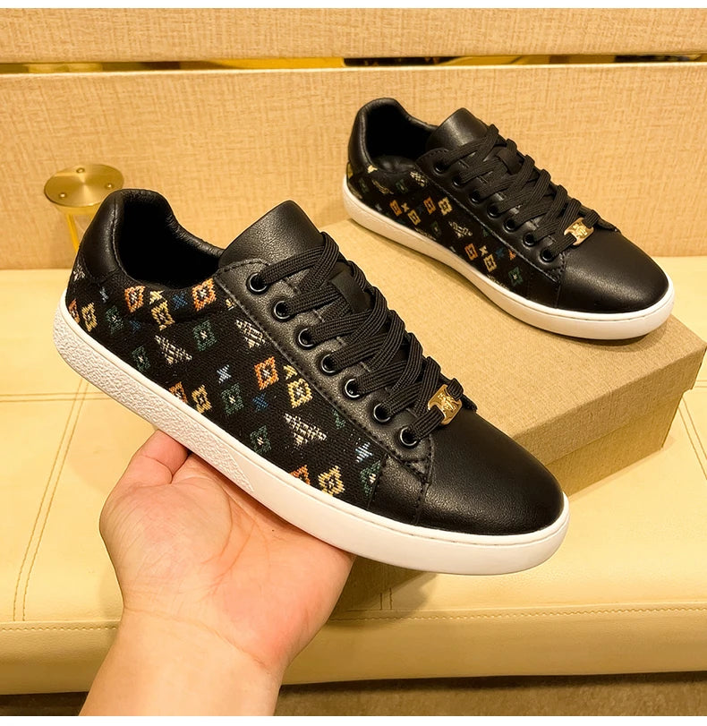 Casual Classic Men's Shoes 2025 New Light Luxury Fashion Trend Letter Printed Versatile Casual Small Black Shoes