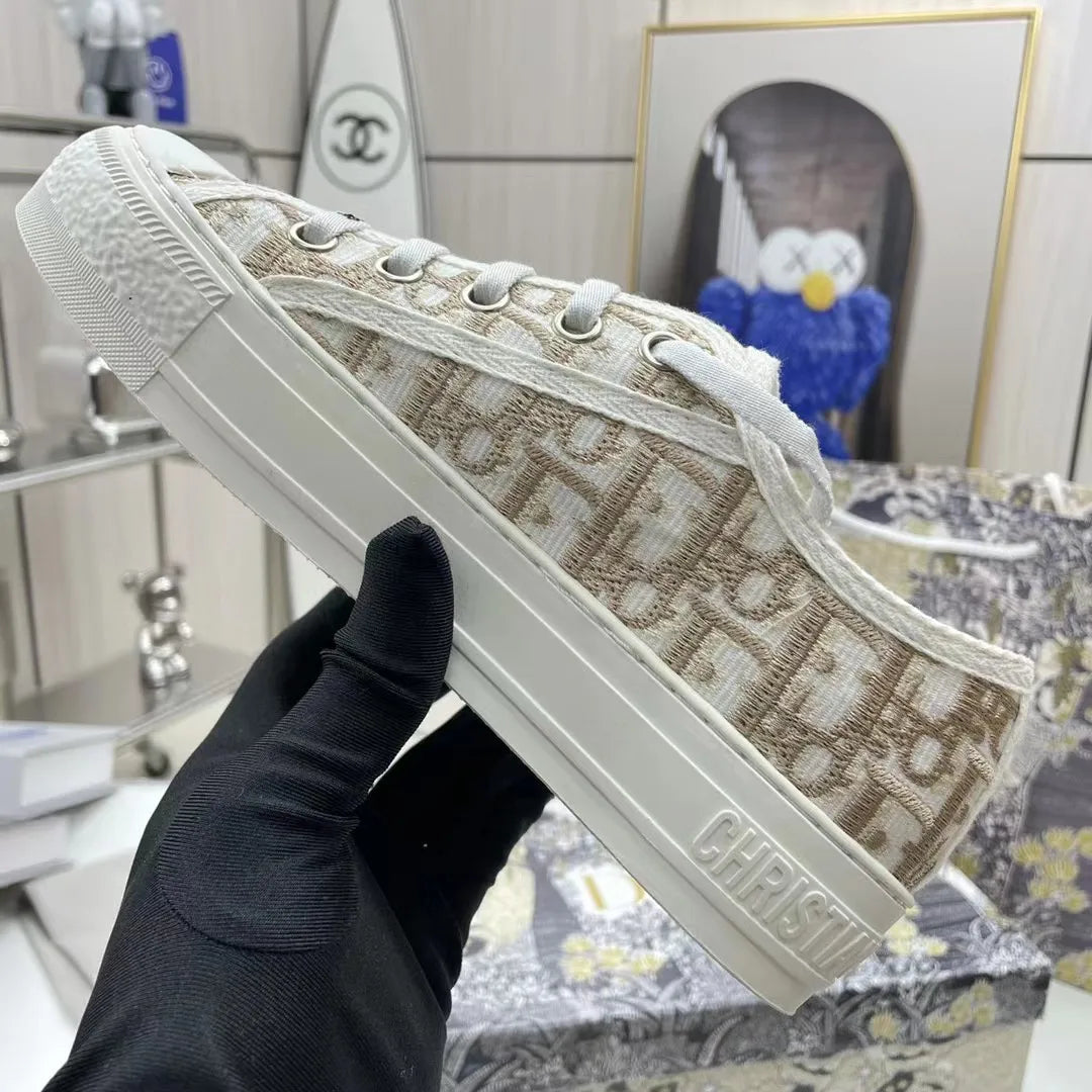 Breathable Embroidered Letter Canvas Shoes Women's Flat Bottom Versatile Heightening Lace-Up Casual Shoes Spring Autumn