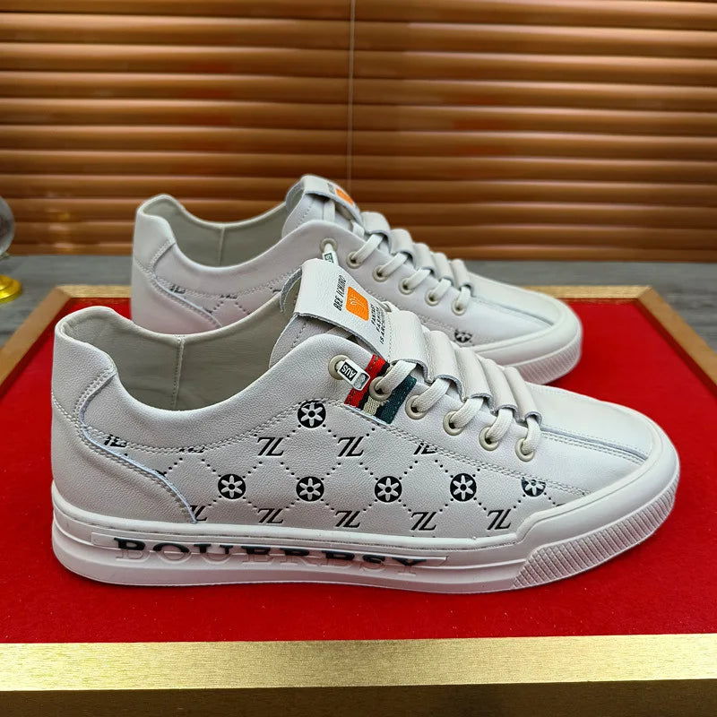 European New Shoes for Men Genuine Leather Casual Shoes Trend Print Flats Skateboard Shoes Youth Street Sneakers