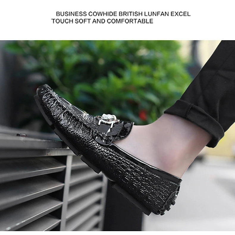Slip-On Men's Shoes Crocodile Pattern 2025 Spring and Summer Fashion British Trendy Bright Leather Shiny Lazy Casual Beanie Shoes Handmade