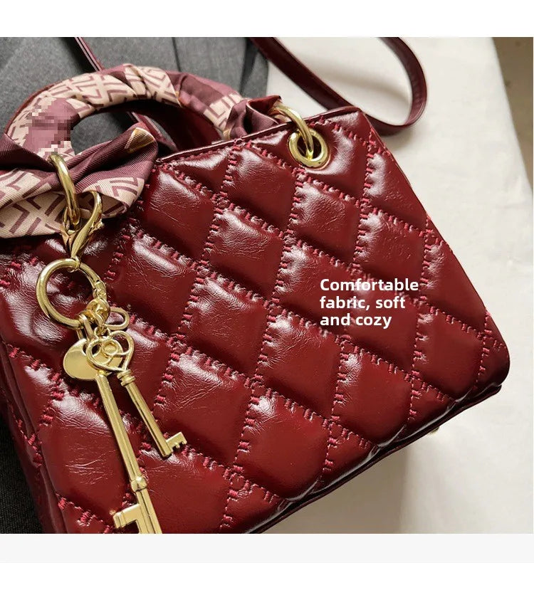 Street Trend Commuter Women's Shoulder Bag Retro Diamond Grid Design Small Tote Casual Handbag Soft PU Material Zipper Closure