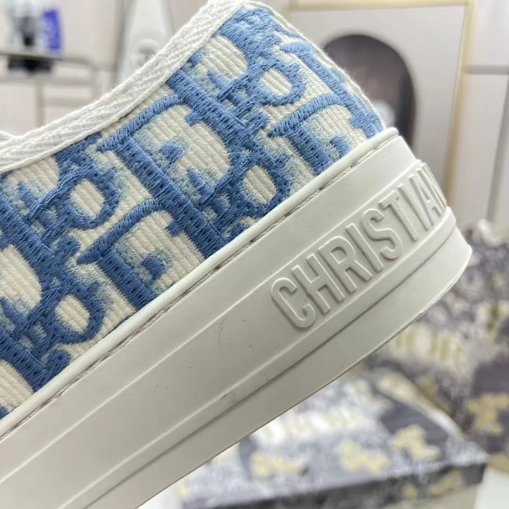 Breathable Embroidered Letter Canvas Shoes Women's Flat Bottom Versatile Heightening Lace-Up Casual Shoes Spring Autumn