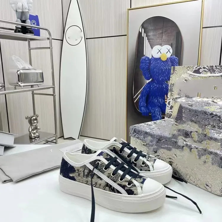 Breathable Embroidered Letter Canvas Shoes Women's Flat Bottom Versatile Heightening Lace-Up Casual Shoes Spring Autumn