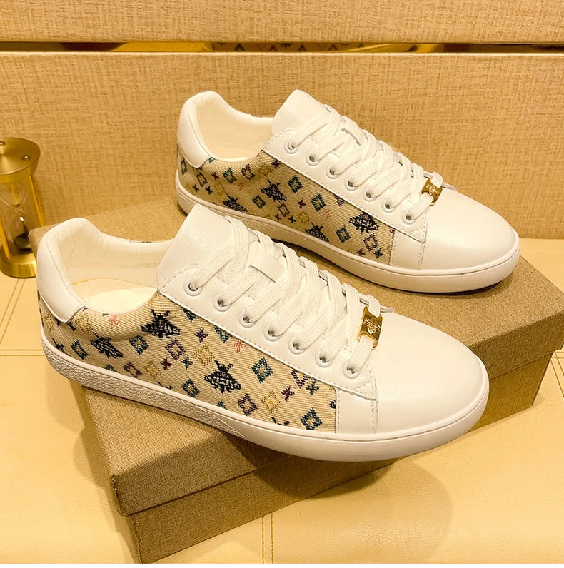 Casual Classic Men's Shoes 2025 New Light Luxury Fashion Trend Letter Printed Versatile Casual Small Black Shoes