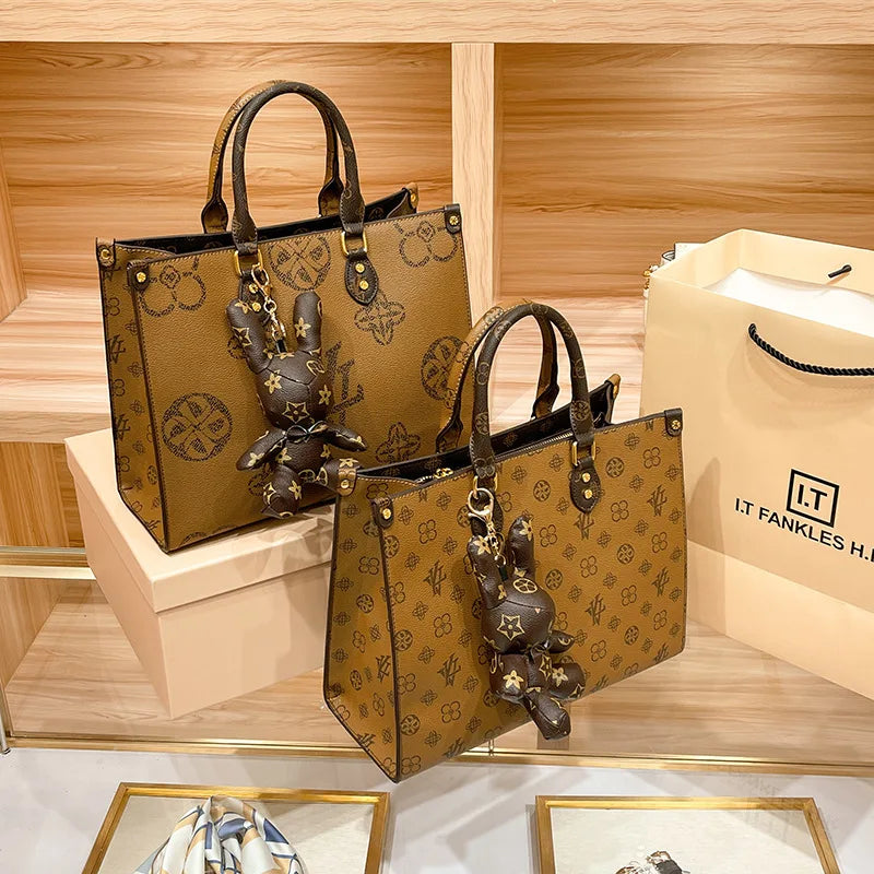 Hong Kong Genuine Leather Handbag Women's Hot Sale Of The Season New Summer Tote Bag Large Capacity Crossbody Bag for Daily Use