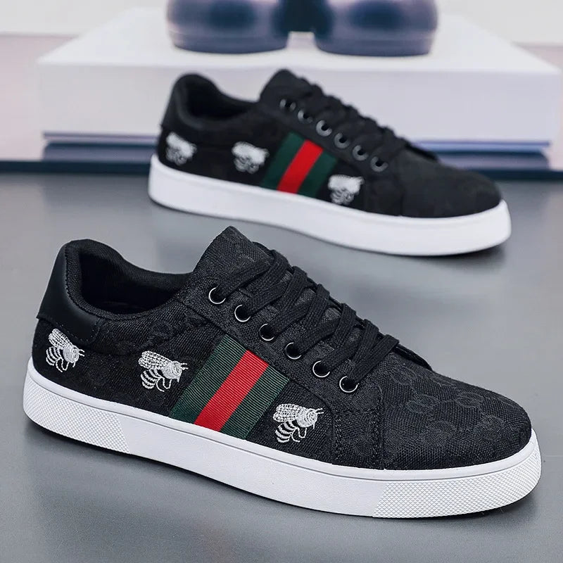 Men's Canvas Shoes Breathable Sports Sneakers Casual Style Student Footwear Fashionable Flat Board Shoes Mid Heel Grid Lining