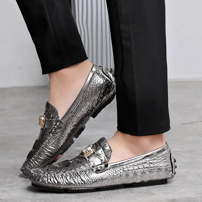Slip-On Men's Shoes Crocodile Pattern 2025 Spring and Summer Fashion British Trendy Bright Leather Shiny Lazy Casual Beanie Shoes Handmade