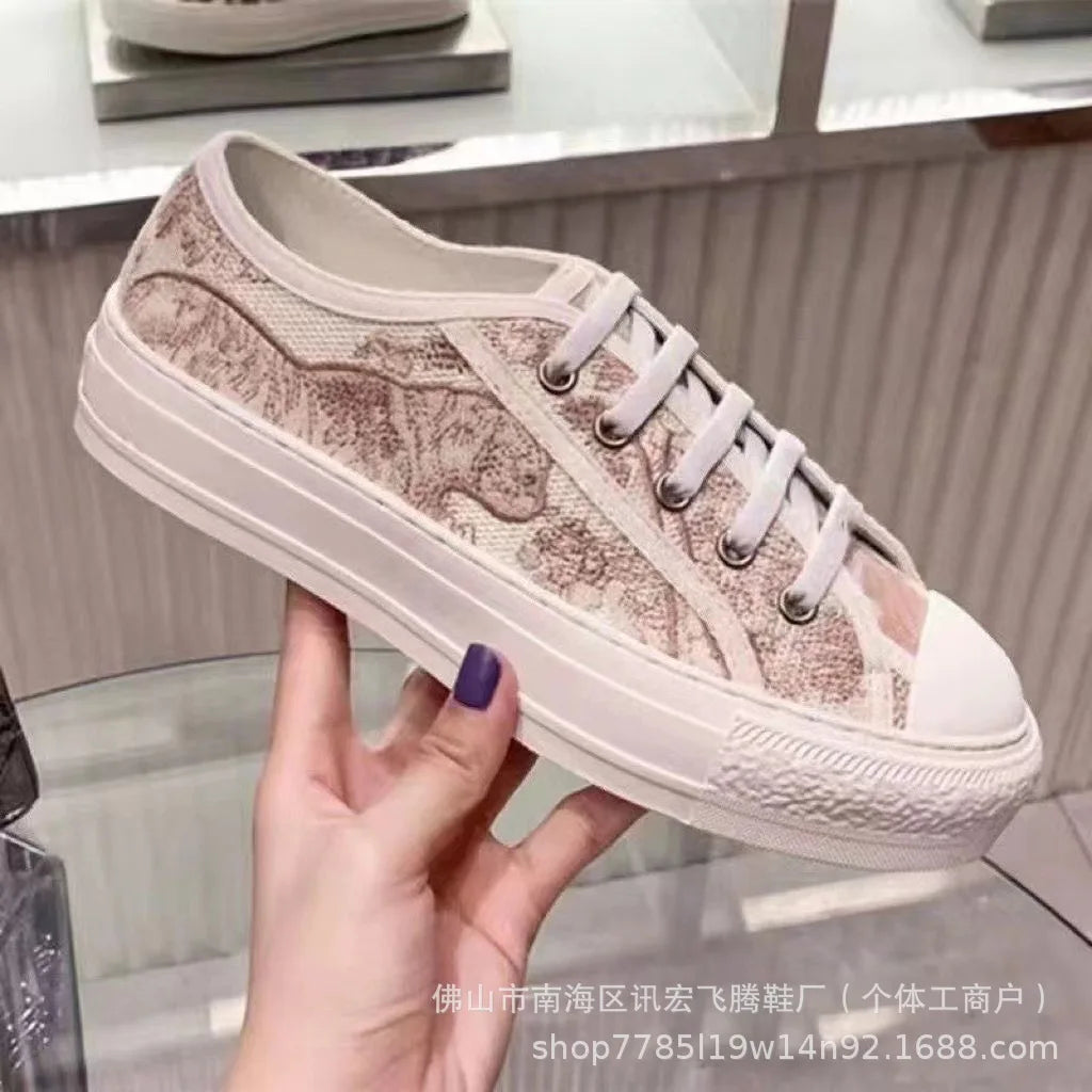 Breathable Embroidered Letter Canvas Shoes Women's Flat Bottom Versatile Heightening Lace-Up Casual Shoes Spring Autumn