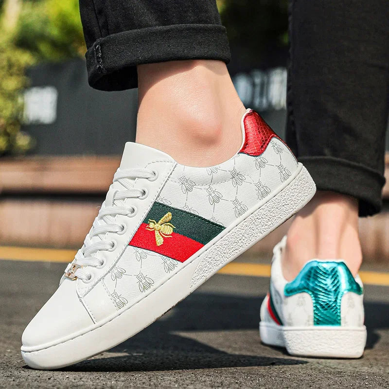 Brand Fashion Embroidered Bee Shoes Man Quality Genuine Leather Men's Skate Shoes Luxury Designer Sneakers zapatos de skateboard