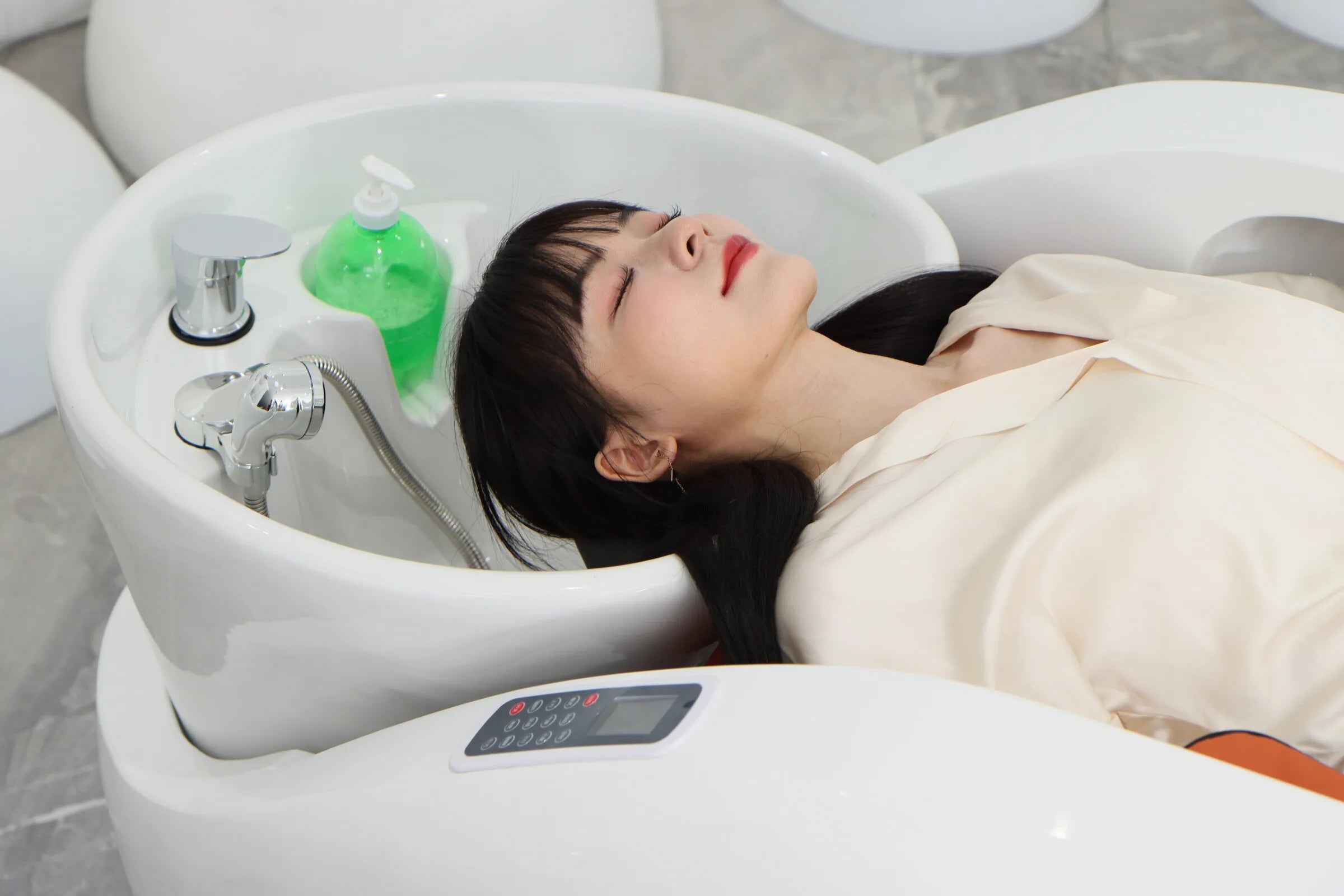 Luxury Automatic Massage Shampoo Bed with Ergonomic Design, LED Lighting Strip, Ideal for Hair Washing and Relaxation in Salon