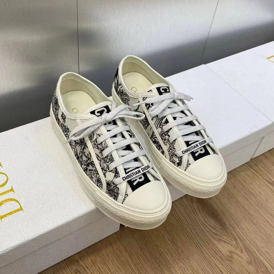 Breathable Embroidered Letter Canvas Shoes Women's Flat Bottom Versatile Heightening Lace-Up Casual Shoes Spring Autumn