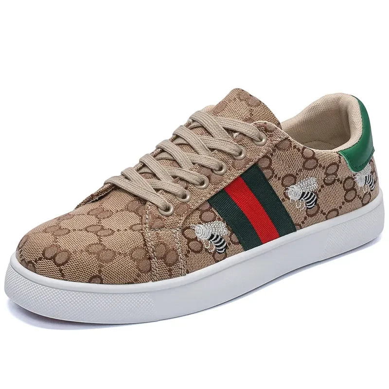 Men's Canvas Shoes Breathable Sports Sneakers Casual Style Student Footwear Fashionable Flat Board Shoes Mid Heel Grid Lining