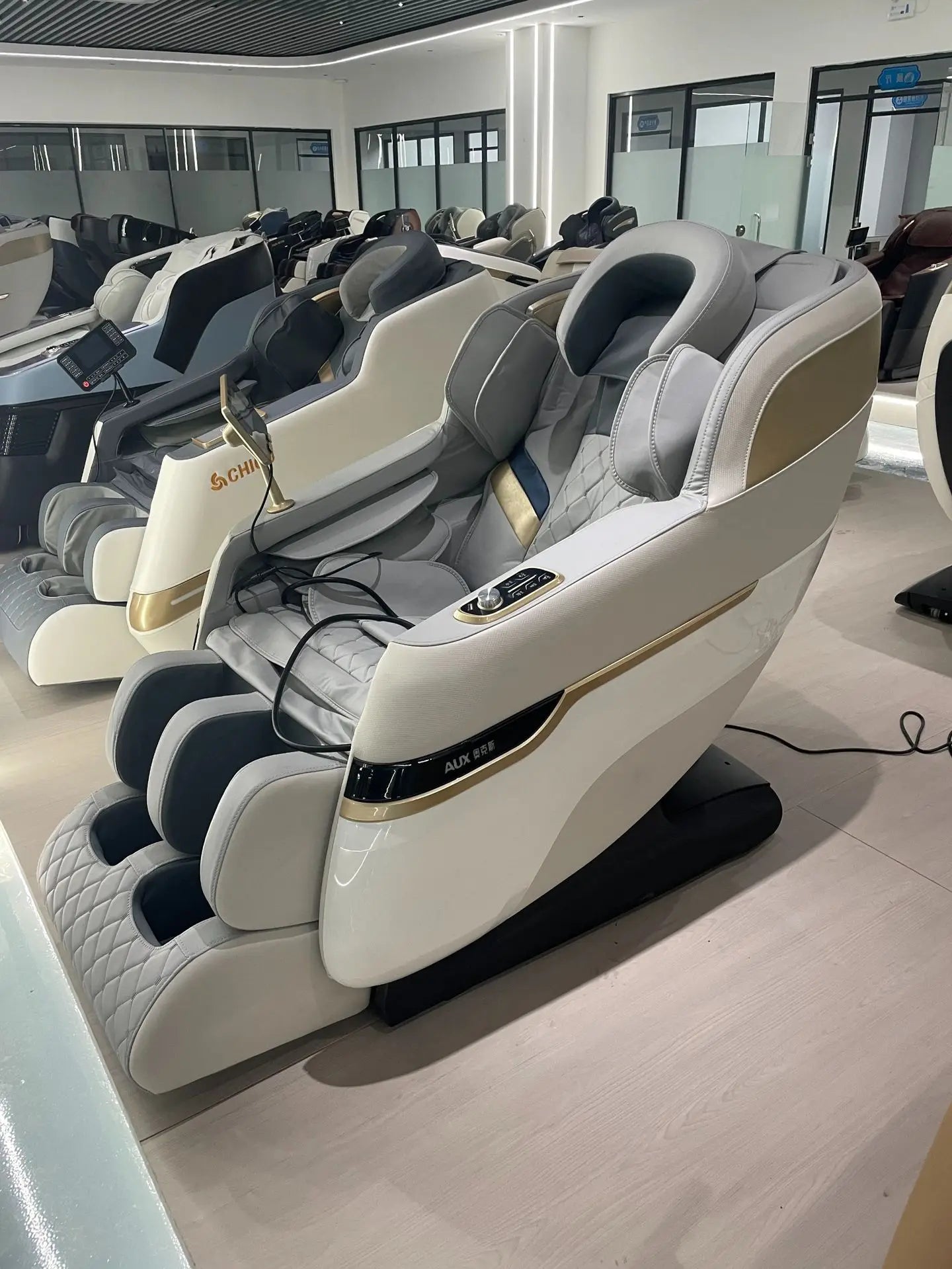 Smart massage chair, home small fully automatic multi-functional space capsule zero gravity sofa massager 2026