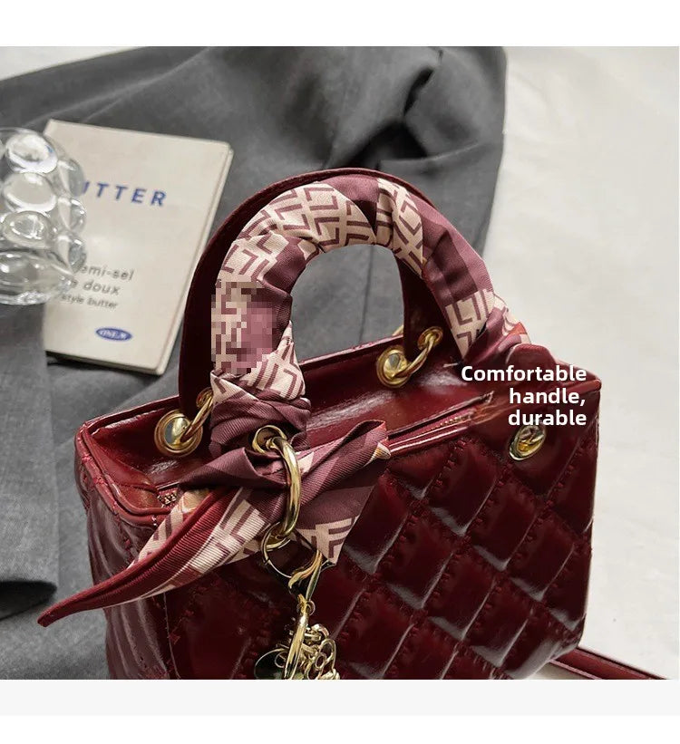 Street Trend Commuter Women's Shoulder Bag Retro Diamond Grid Design Small Tote Casual Handbag Soft PU Material Zipper Closure