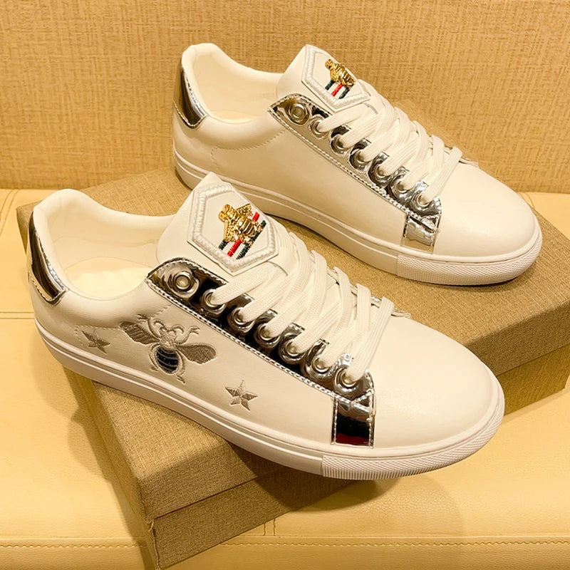 High-quality Men's Casual Shoes with Exquisite Embroidery, Anti-slip and Wear-resistant, Street Fashion Handcrafted Leathershoes